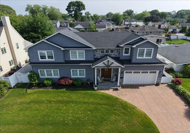 Homes for sale in Oyster Bay, NY | 28 Red Oak Pl, Oyster Bay, NY 11758 | MLS# 1012531