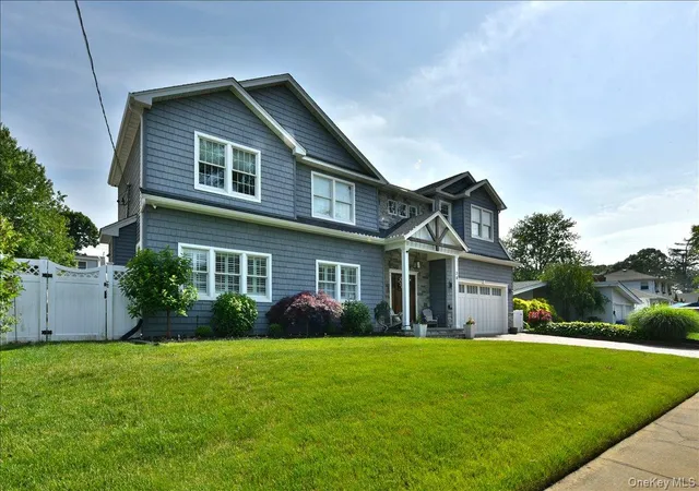 Homes for sale in Oyster Bay, NY | 28 Red Oak Pl, Oyster Bay, NY 11758 | MLS# 1012531