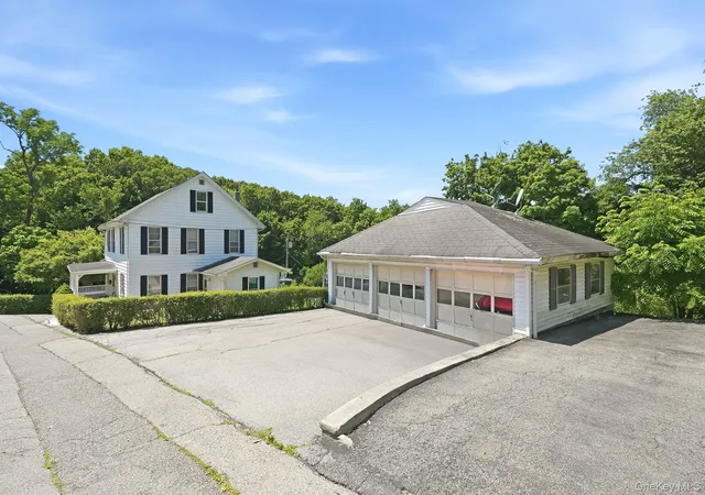 2nd image of 800 Oakwood Dr, Peekskill, NY 10566 | MLS# 1012536