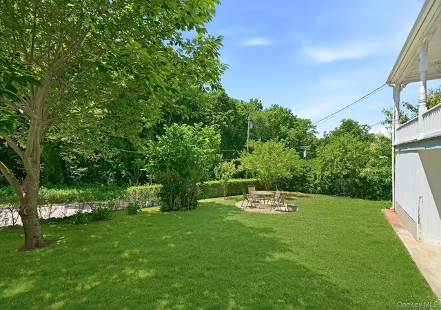Listing Photo 2 - Condo for sale in building located at 800 Oakwood Dr, Peekskill, NY 10566 - Unit #