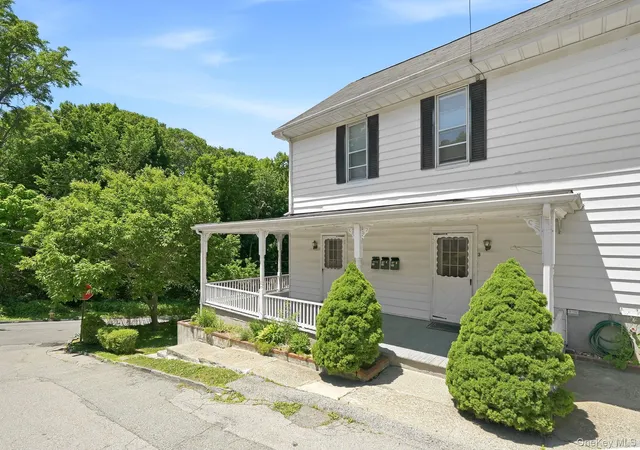 3rd image of 800 Oakwood Dr, Peekskill, NY 10566 | MLS# 1012536