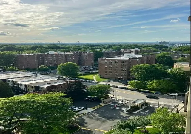 4th image of 2 Bay Club Dr #15R, Bayside, NY 11360 | MLS# 1012540
