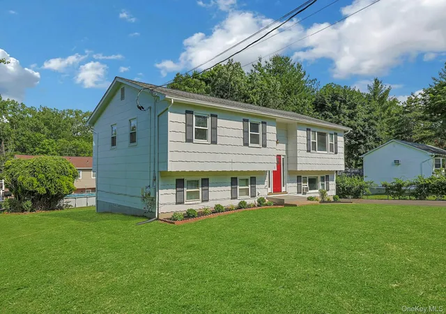 Homes for sale in Clarkstown, NY | 11 Whitman St, Clarkstown, NY 10920 | MLS# 1012558