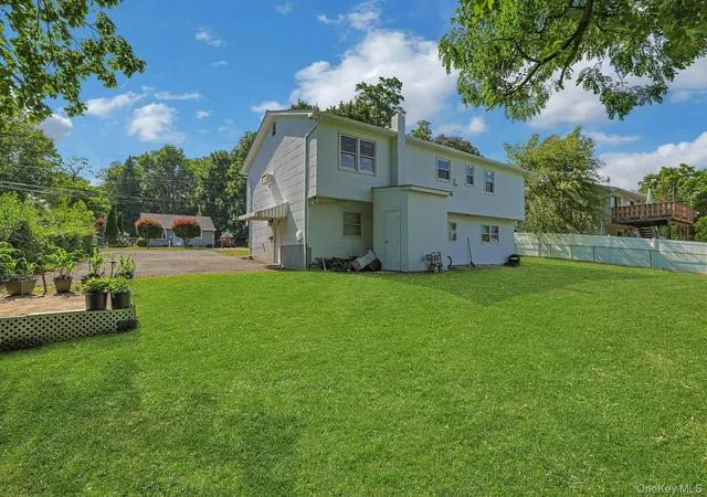 Homes for sale in Clarkstown, NY | 11 Whitman St, Clarkstown, NY 10920 | MLS# 1012558