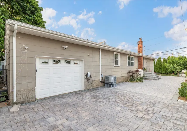 3rd image of 36 Richmond St, Syosset, NY 11791 | MLS# 1012561