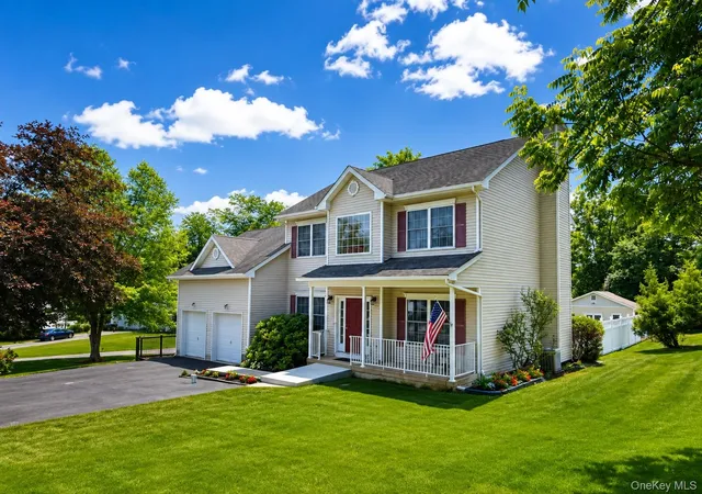 2nd image of 2 Gatehouse Pl, Walden, NY 12586 | MLS# 1012594