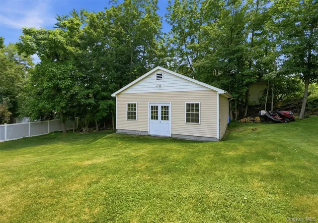 3rd image of 2 Gatehouse Pl, Walden, NY 12586 | MLS# 1012594