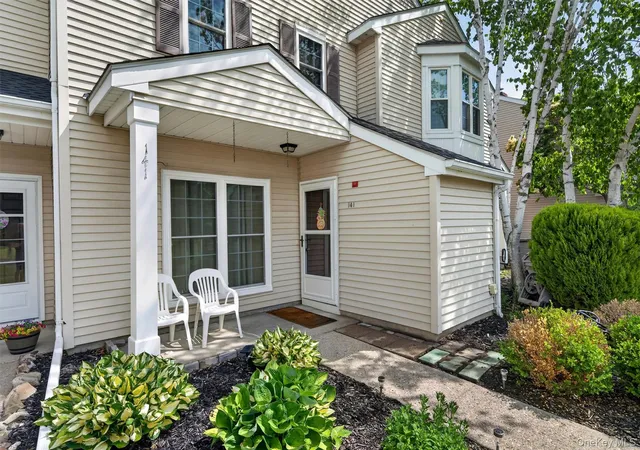 Homes for sale in Warwick (town), NY | 141 Villagegreen Ct, Warwick (town), NY 10990 | MLS# 1012620