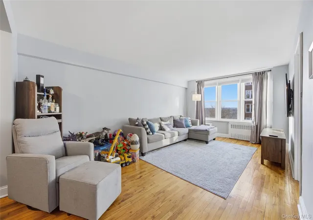 4th image of 21 Fairview Ave, Eastchester, NY 10709