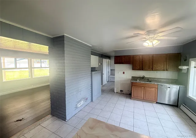 5th image of 143 Red Maple Dr N, Hempstead, NY 11756 | MLS# 1012640