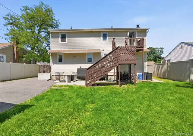 3rd image of 7 Penndale Dr, Amityville, NY 11701 | MLS# 1012641