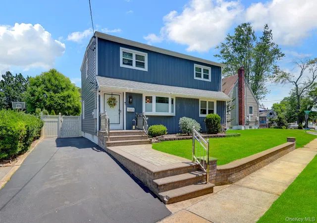 2nd image of 1893 Meadowbrook Rd, Hempstead, NY 11566 | MLS# 1012655