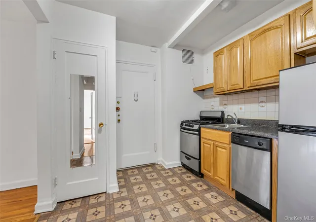 Photo 4 of House for sale at 99-63 66 Avenue #B2, New York, NY 11374 | MLS# 1012657 | Listing updated on 2026-09-29