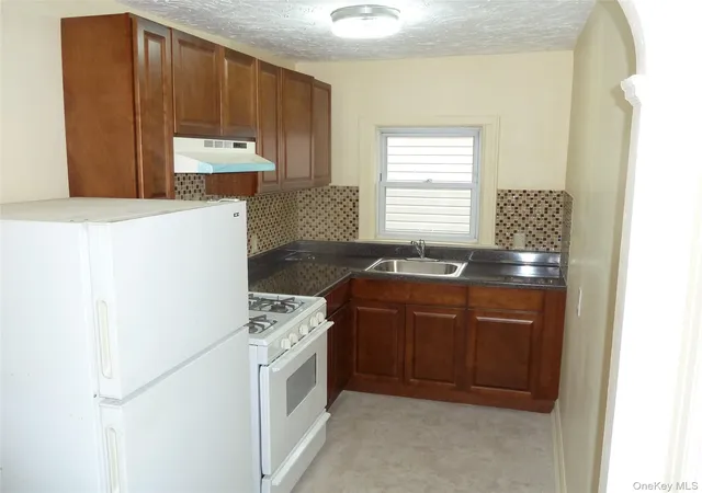 4th image of 2515 Far Rockaway Blvd, Far Rockaway, NY 11691 | MLS# 1012665