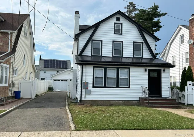 Photo 2 of Sale Pending at 109 Leverich St, Hempstead, NY 11550 | MLS# 1012666 | Listing updated on 2026-09-18