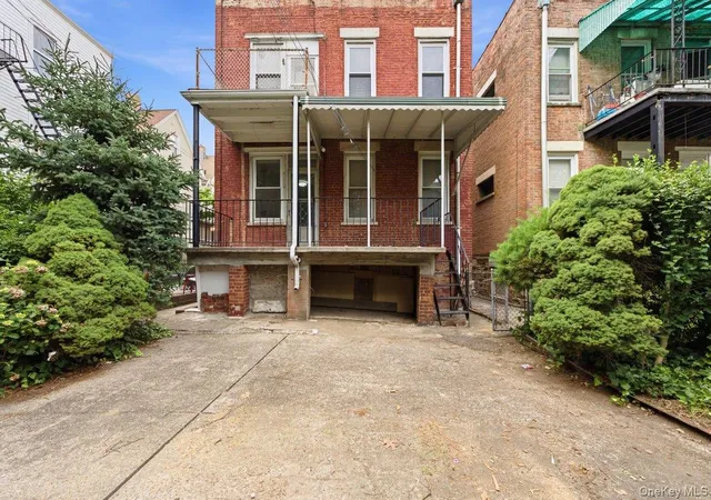48th image of 310 E 236th St, New York, NY 10470 | MLS# 1012683