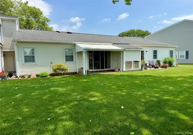 3rd image of 26 Harbor Rd N, Babylon, NY 11702 | MLS# 1012689