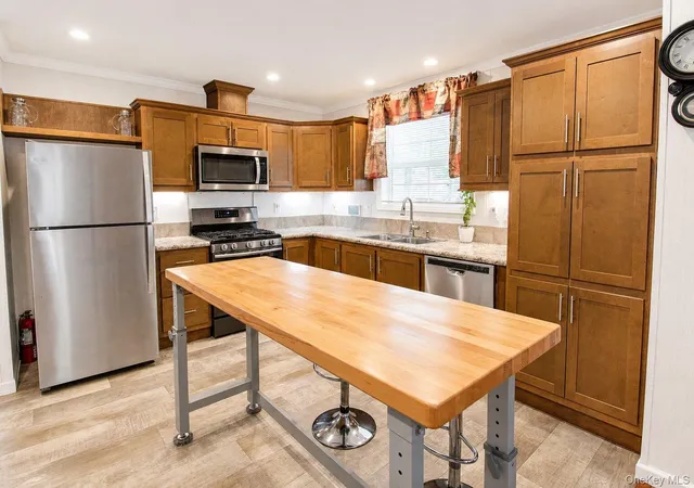 Homes for sale in Hyde Park, NY | 575 Creek Rd #5A, Hyde Park, NY 12601 | MLS# 1012693