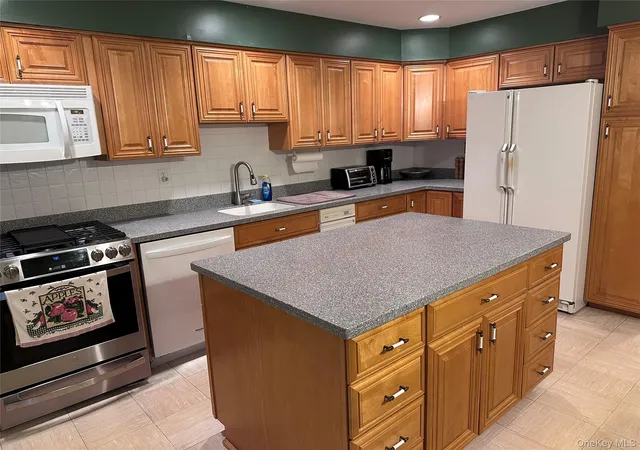 Homes for sale in Ramapo, NY | 44 Milford Ln #A, Ramapo, NY 10901 | MLS# 1012750