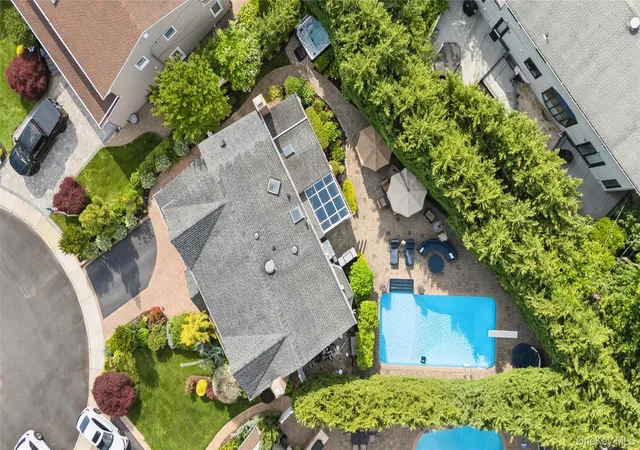3rd image of 2539 Bradley Ct, Hempstead, NY 11566 | MLS# 1012769