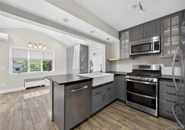 5th image of 161 Greenway W, New Hyde Park, NY 11040 | MLS# 1012773