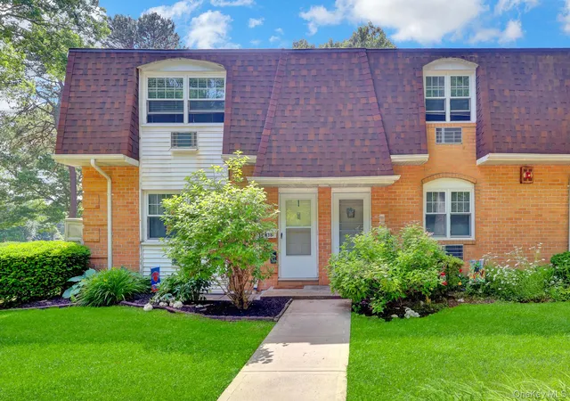 Photo 1 of Sale Pending at 25 Glen Holw Dr #H 37, Brookhaven, NY 11742 | MLS# 1012776 | Listing updated on 2026-09-19