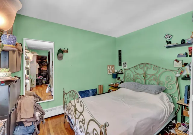 Homes for sale in Brookhaven, NY | 25 Glen Hollow Drive, Brookhaven, NY 11742 | Houzeo