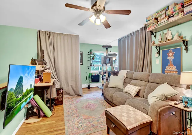 Photo 3 of Sale Pending at 25 Glen Holw Dr #H 37, Brookhaven, NY 11742 | MLS# 1012776 | Listing updated on 2026-09-19