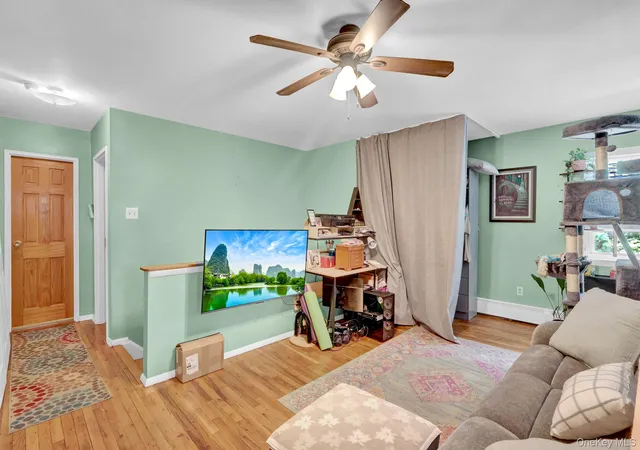 Listing Photo 5 - Condo for sale in building located at 25 Gln Holw Dr, Brookhaven, NY 11742 - Unit #H 37