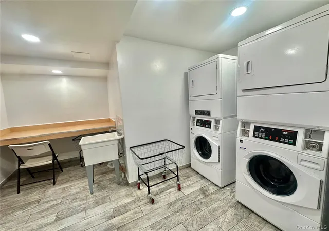 Homes for sale in New York, NY | 2120 Mapes Avenue, New York, NY 10460 | Houzeo