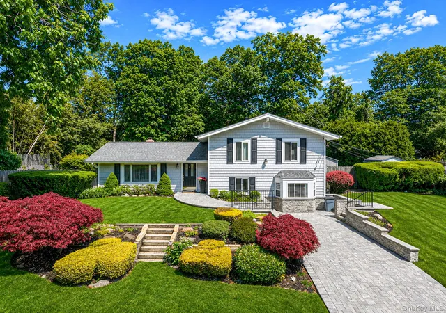 1st image of 11 Beverly Ln, East Moriches, NY 11940 | MLS# 1012799