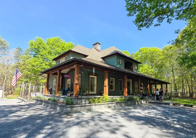 Homes for sale in Brookhaven, NY | 490 Wading River Rd, Brookhaven, NY 11949 | MLS# 1012811