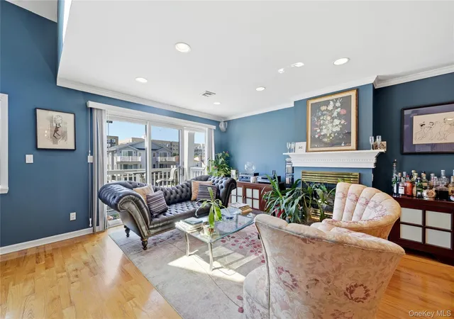 4th image of 659 E Broadway, Hempstead, NY 11561