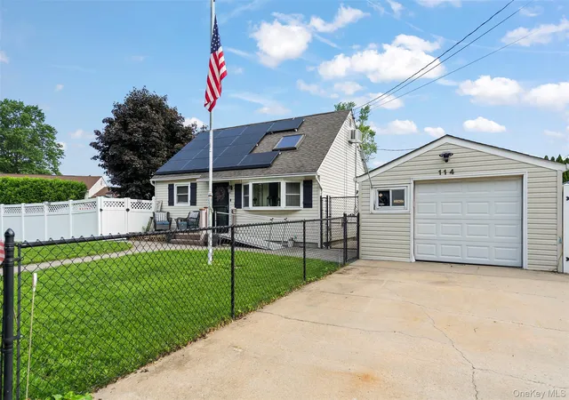 2nd image of 114 5th St, Lindenhurst, NY 11757 | MLS# 1012845