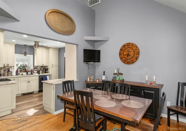 5th image of 114 5Th St, Lindenhurst, NY 11757 | MLS# 1012845