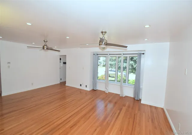 Homes for sale in North Hempstead, NY | 54 Camden Pl, North Hempstead, NY 11040 | MLS# 1012853