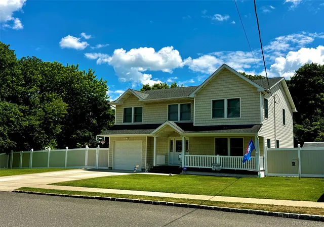 1st image of 285 Daniel St, Lindenhurst, NY 11757 | MLS# 1012857