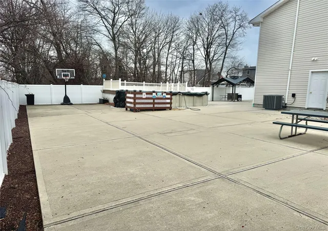 4th image of 285 Daniel St, Lindenhurst, NY 11757 | MLS# 1012857