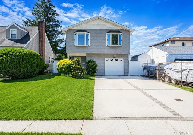Photo 1 of Single family home for sale at 233 E Alhambra Ave, Babylon, NY 11757 | MLS# 1012884 | Listing updated on 2026-10-07
