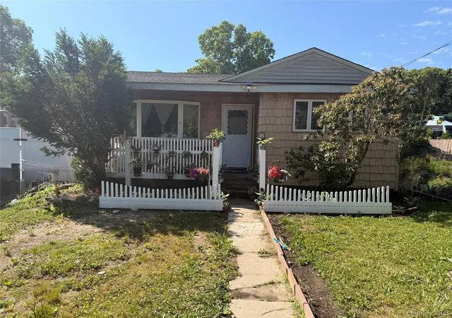 2nd image of 50 Beatrice Dr, Brookhaven, NY 11967 | MLS# 1012892
