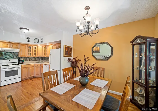 4th image of 71-34 162nd, New York, NY 11365