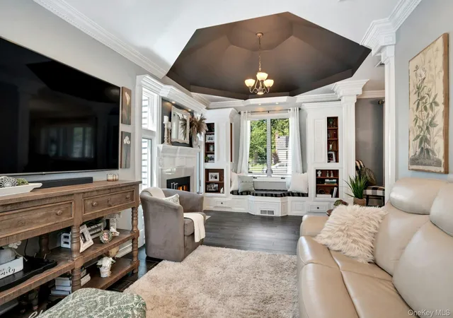 Photo 4 of Sale Pending at 433 Hillside Ave, West Sayville, NY 11796 | MLS# 1012951 | Listing updated on 2026-08-18
