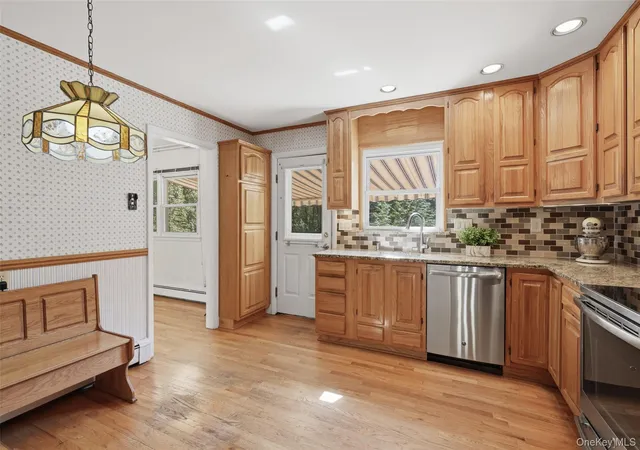Photo 2 of Sale Pending at 10 Highview Ter, Somers, NY 10589 | MLS# 1012971 | Listing updated on 2026-08-18