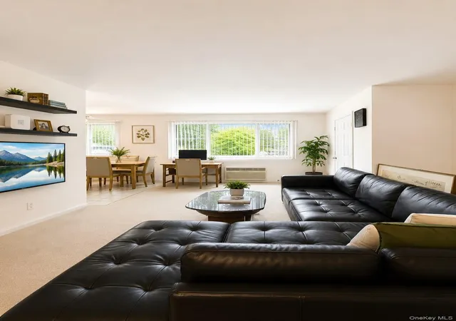 4th image of 6955 150th St, New York, NY 11367