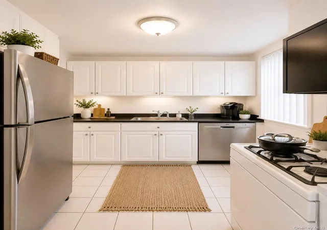 5th image of 6955 150th St, New York, NY 11367