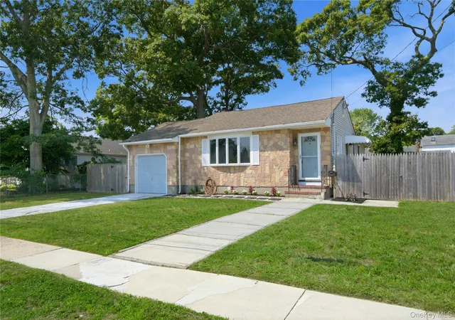 Photo 3 of Sale Pending at 58 Highland Ave, Patchogue, NY 11772 | MLS# 1012978 | Listing updated on 2026-09-04