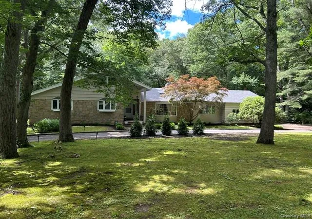 Single family home for sale at 3 Fox Ln, Oyster Bay, NY 11560 | MLS# 1012983