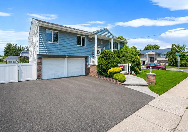 3rd image of 1000 Oakfield Ave, Hempstead, NY 11710 | MLS# 1012996