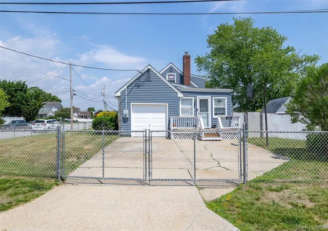 Homes for sale in Babylon, NY | 145 W Lido Prom, Babylon, NY 11757 | MLS# 1013011