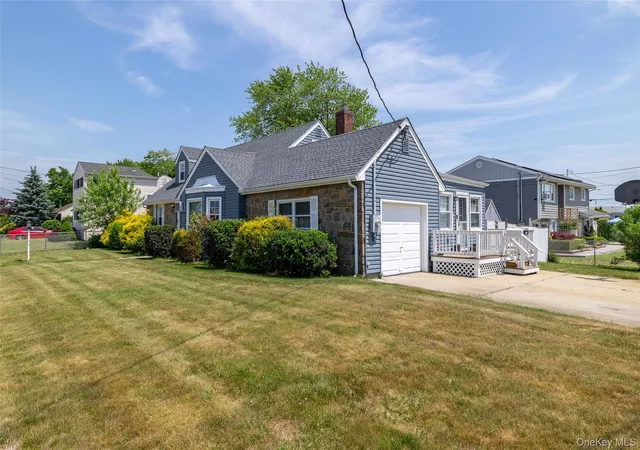 Homes for sale in Babylon, NY | 145 W Lido Prom, Babylon, NY 11757 | MLS# 1013011